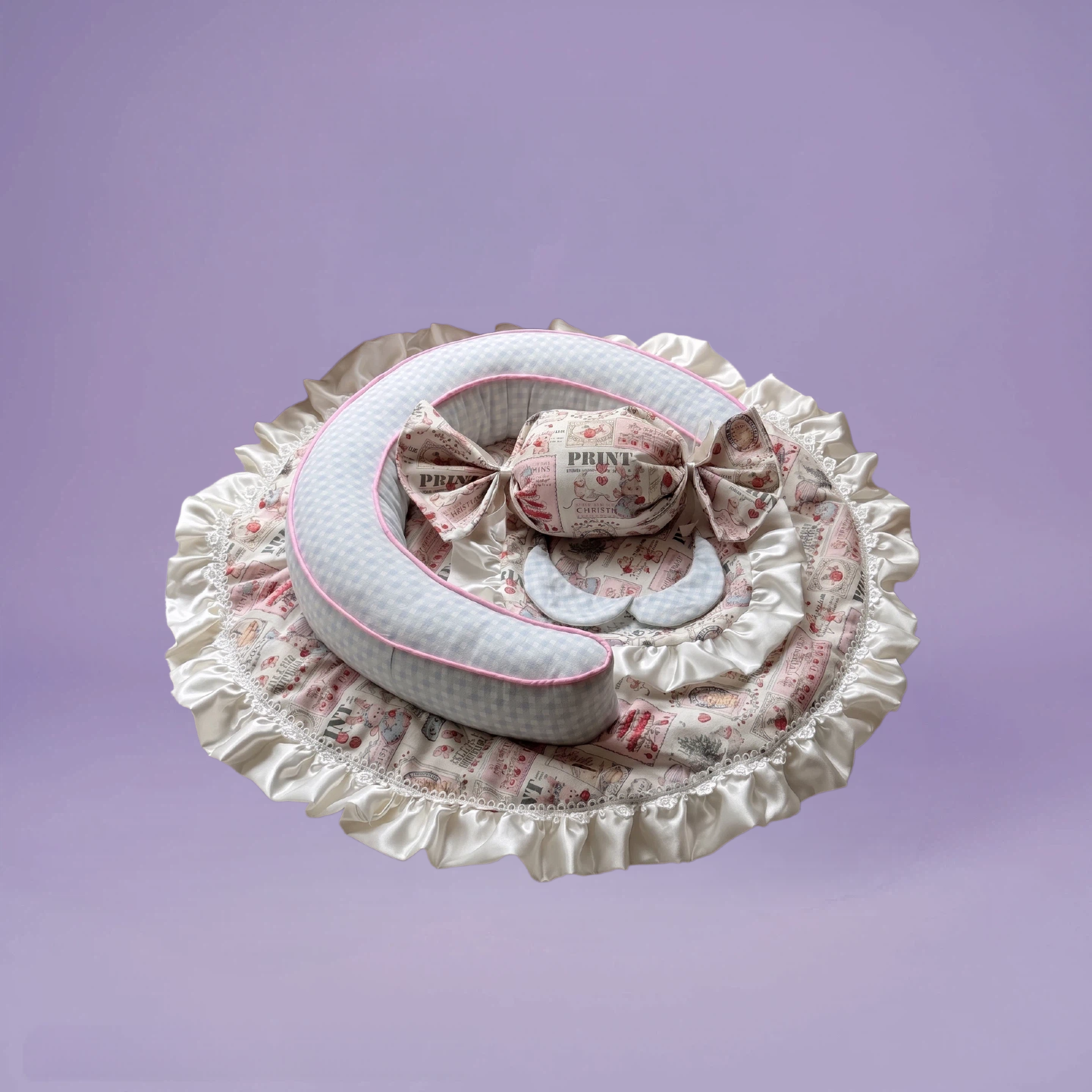 Crescent Pet Lounge Bed | PET ARTIST